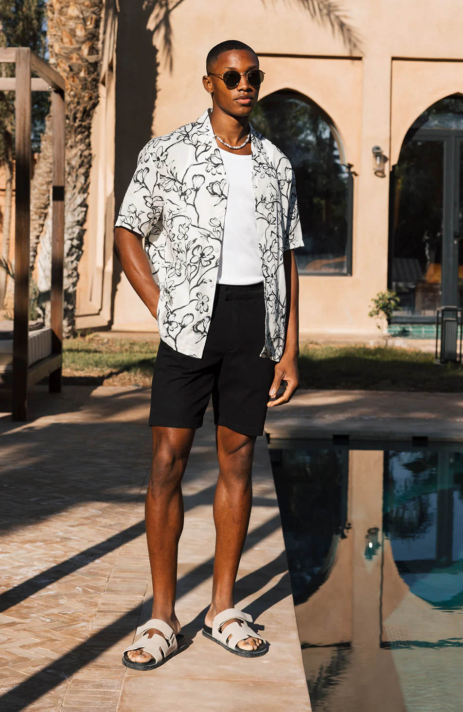 Beaufort Stretch Chino Shorts in Black - Image 6
