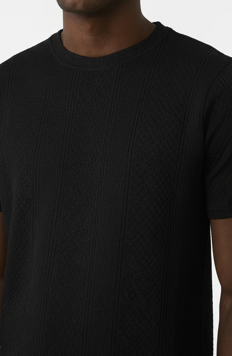 Cedro Slim Textured Tee in Black - Image 4