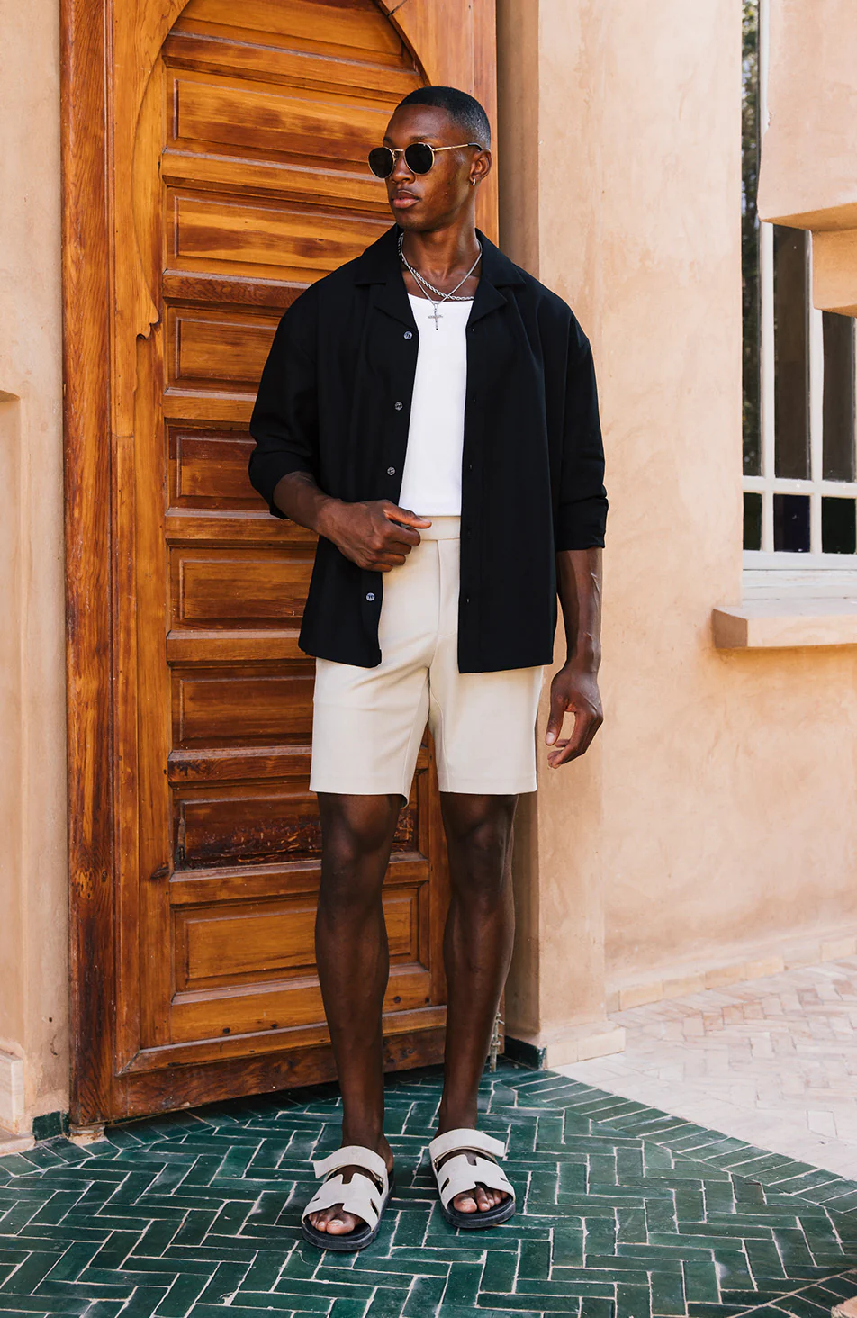 Deveron Oversized Long Sleeve Revere Shirt in Black - Image 2