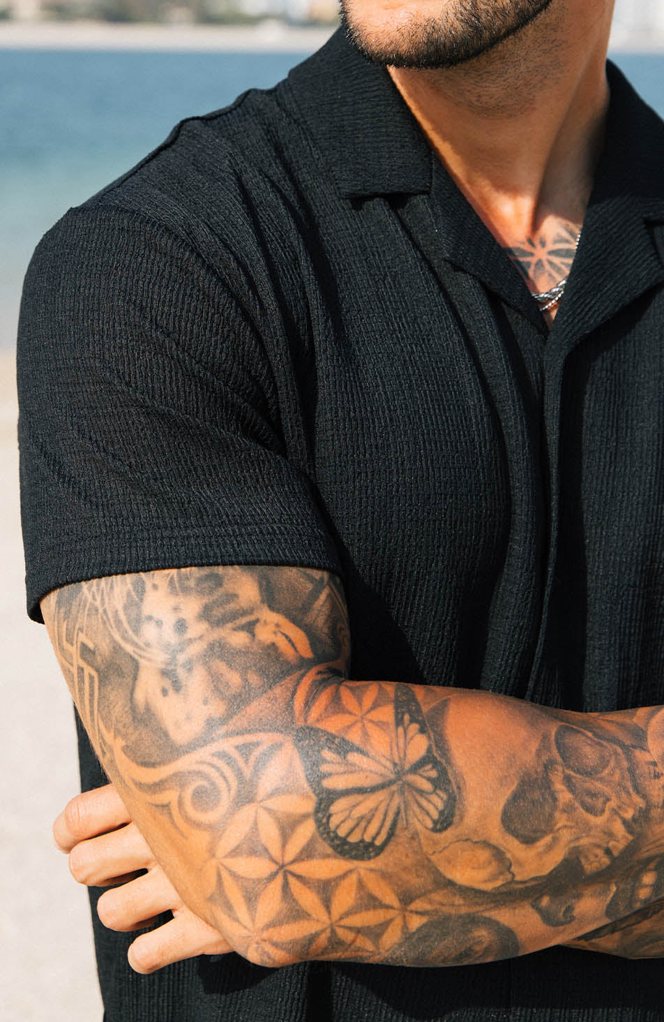 Eivissa Relaxed Fit Shirt in Black - Image 3