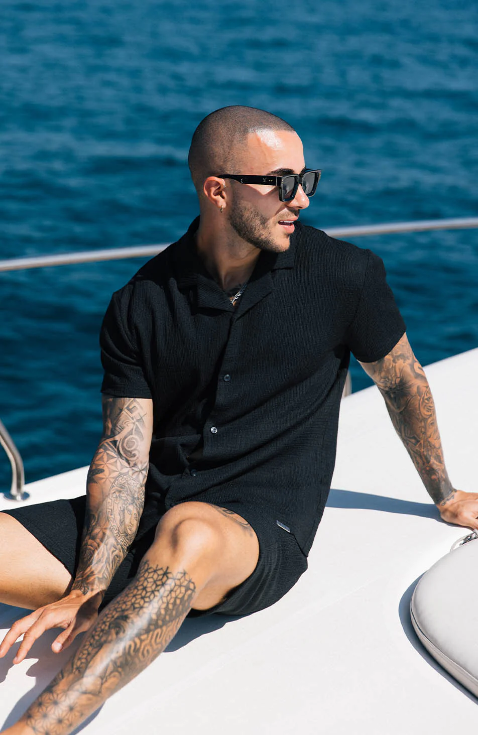 Eivissa Relaxed Fit Shirt in Black - Image 5