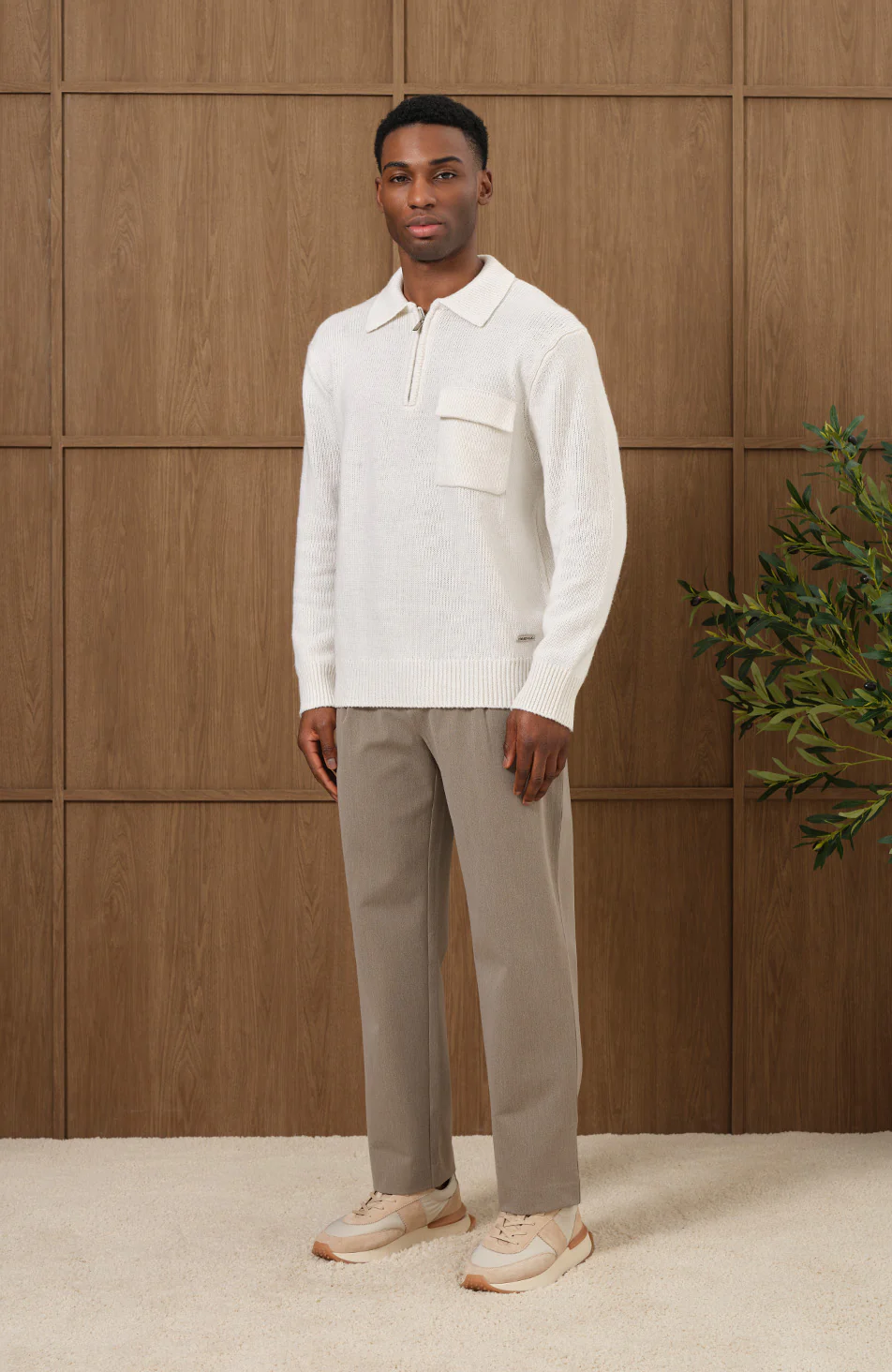 Harlem Knitted Jumper in Ecru - Image 3