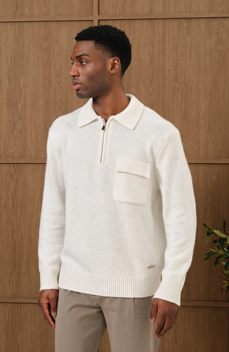 Harlem Knitted Jumper in Ecru - Image 4
