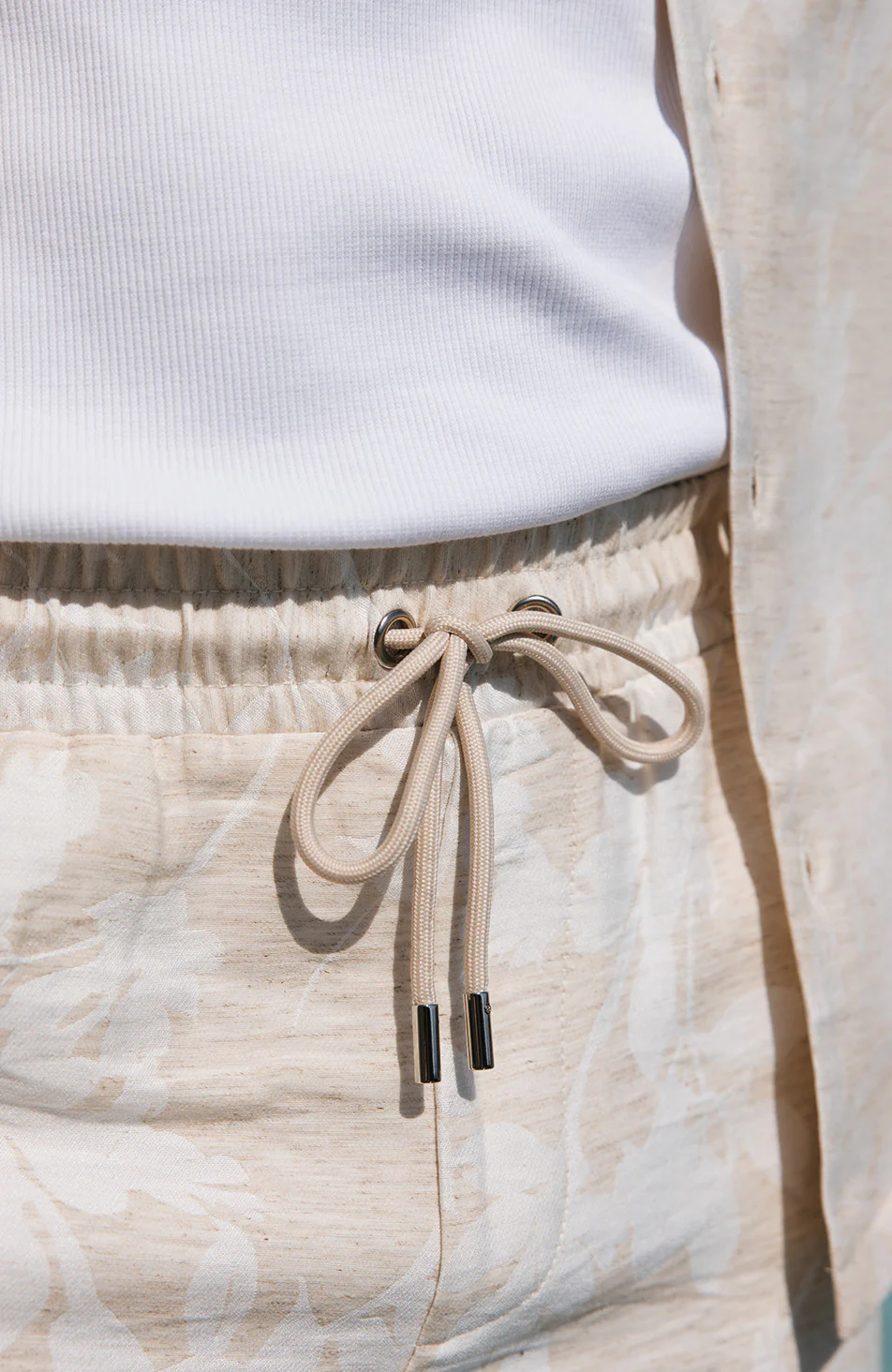 Kandima Linen Blend Floral Relaxed Fit Shorts in Cream - Image 3