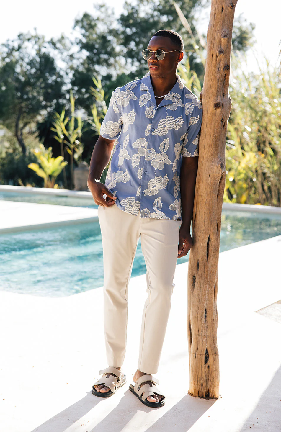 Kantun Luxury Embroidery Floral Shirt in Blue - Image 4