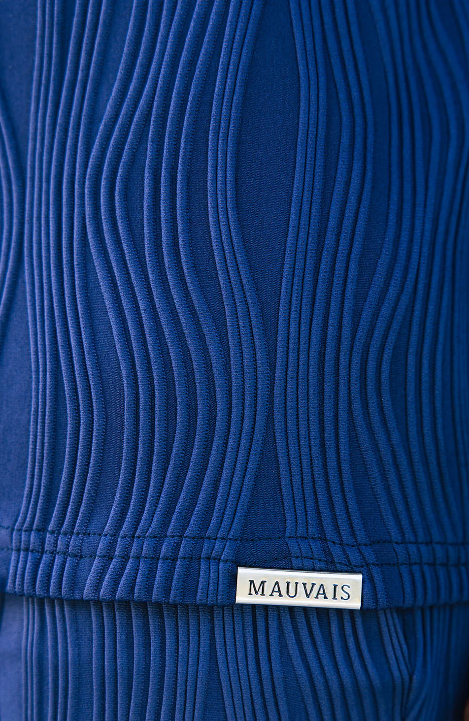 Relaxed Fit Wave Shirt in Navy - Image 5