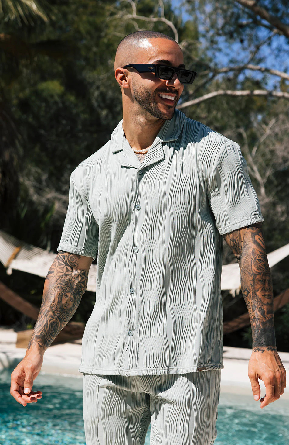 Relaxed Fit Wave Shirt in Sage - Image 5
