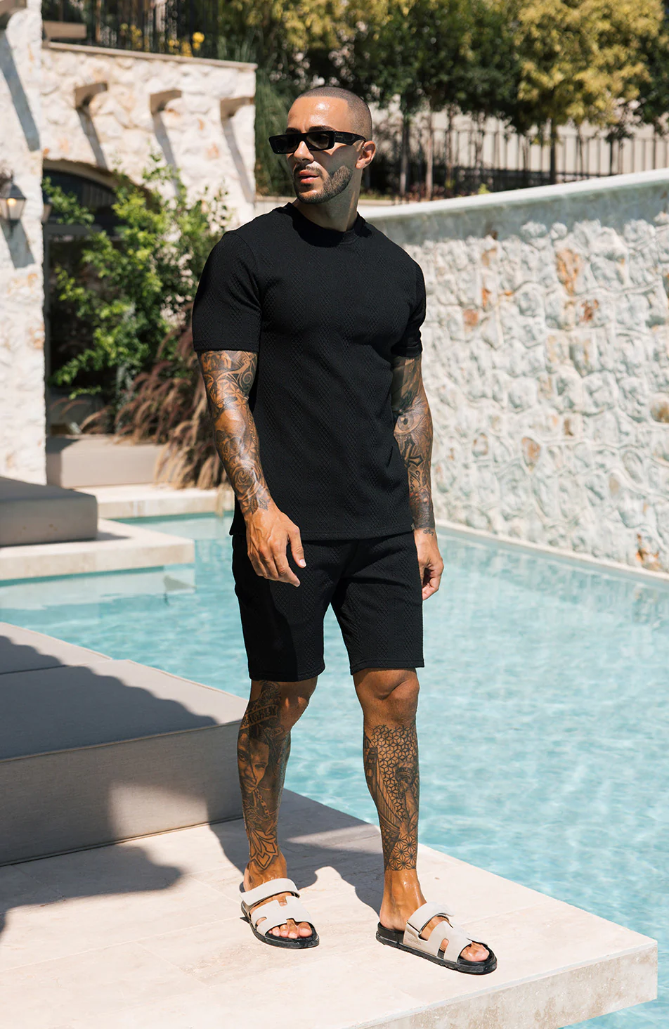 Tanami Textured Stretch Slim Tee in Black - Image 5