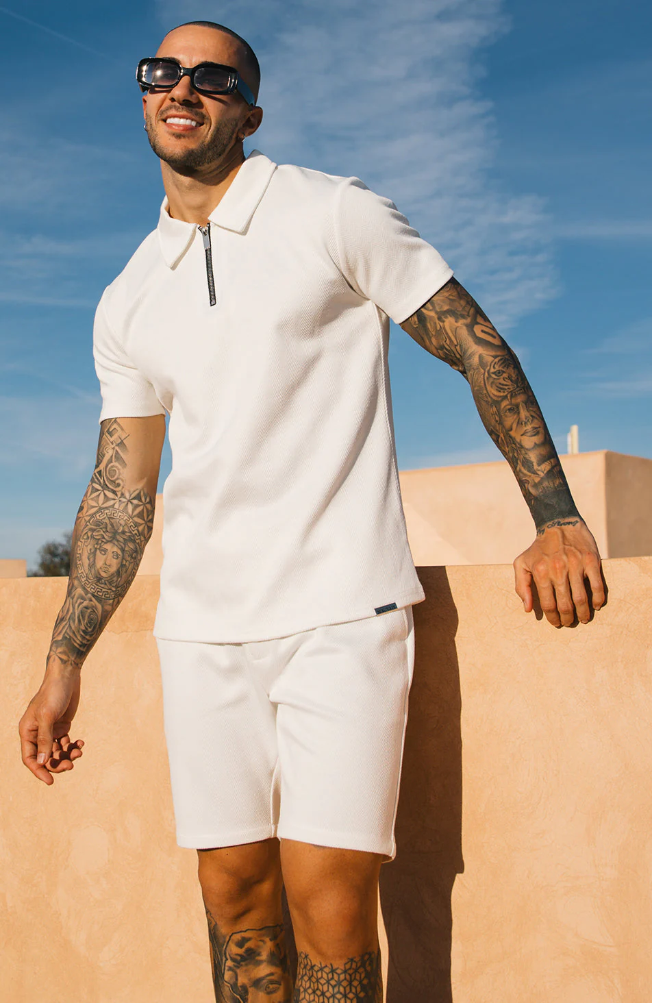 Zig Zag Slim Shorts in White - Image 4